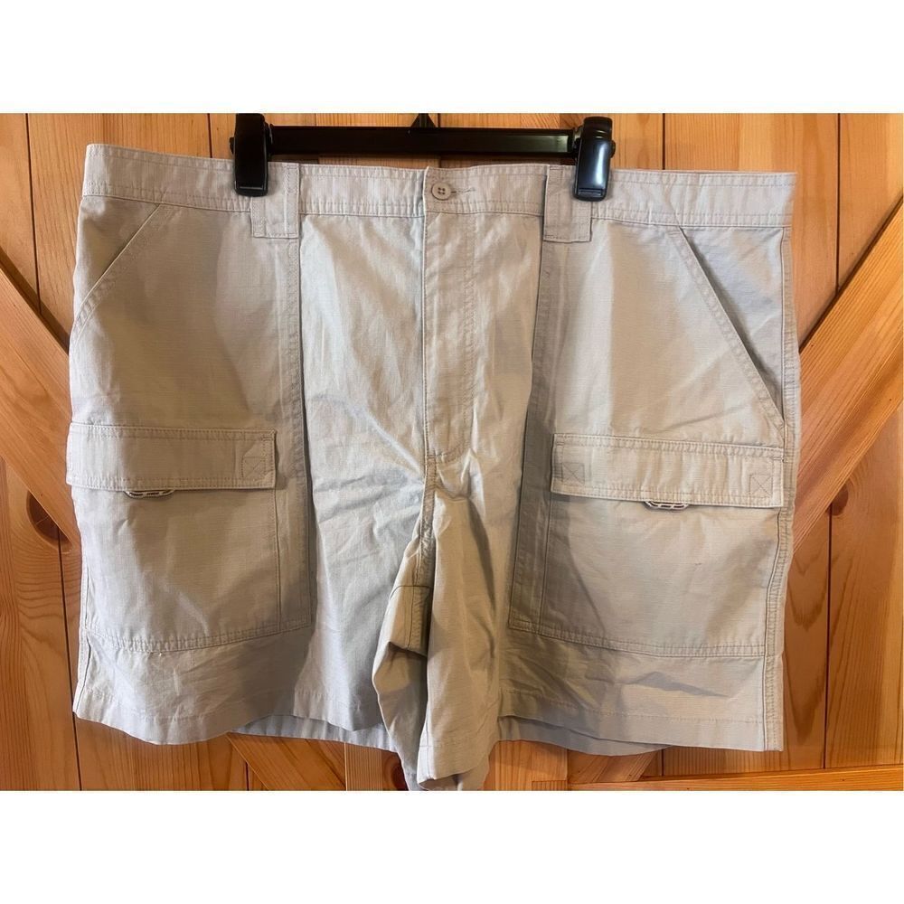 LL Bean Cargo Shorts Mens 44 Beige Tan Cargo Khaki Pocket Outdoors Casual Mens (